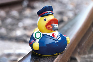 cyber Wear DB Rubberduck Ente auf Gleisen - Publikumspreis 2023